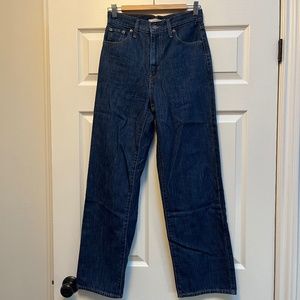 Levi’s High Waisted Straight Jean Size 26